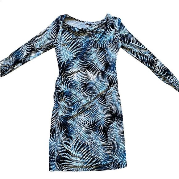 lily Blue Palm Print 3/4 Length Dress - Picture 10 of 16